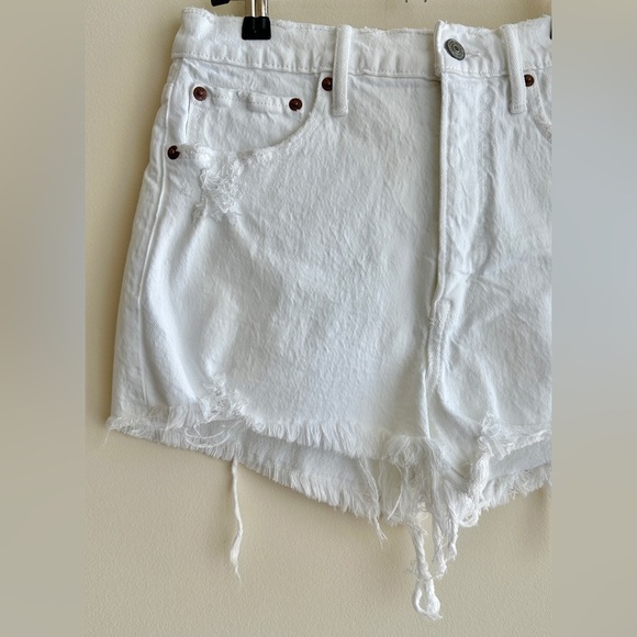 Abercrombie & Fitch The Mom Short High Rise White Denim Women's Shorts Size 28/6 - Picture 3 of 16